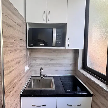 아파트 Modern In Center 1-bedroom