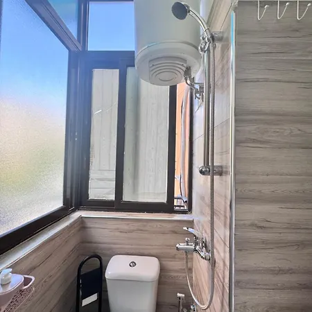 아파트 Modern In Center 1-bedroom