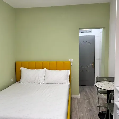 아파트 Modern In Center 1-bedroom
